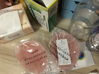 收到宝贝好喜欢，用了一段时间，很不错，质量棒，粘性好，尺码很合适，穿着很舒服，效果很聚拢，哈哈，很喜欢。穿裙子很好的选择，准备再买个，质量没问题。不要犹豫啦，美女们都喜欢穿裙子，这款真的是不错的选择，让你会更美丽，有意向的亲赶紧下手吧，不会让你失望的。