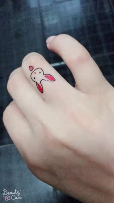 很不错，也很容易贴