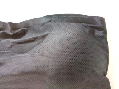 挺不错很好穿，很合适不会勒很舒服的 不会掉下来。是我夏季衣服的救星，夏季吊带、露肩、一字领都非常适合 价格也不贵真的是物美价廉 ，好评好评还会再回购的 喜欢的小姐姐可以放心购买