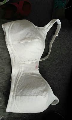 不错，女儿穿上正合适。很适合青春期的孩子们。