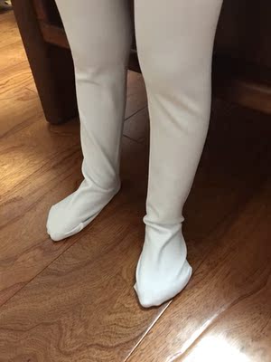 穿上以后这样袜子