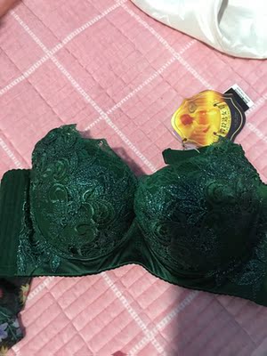 价格便宜，和在专柜买的一样，做活动买的合适。