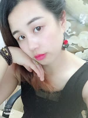 衣服收到了很显身材质量也好不起球不变形不掉色的面料，喜欢的亲赶紧下手哦