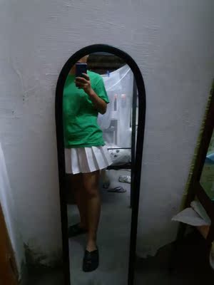 这个裙子很好看的，放心买回家。要是喜欢宽松记得拍大一码哦。这个裙子质量也非常好呢。赶紧买回家吧，赶紧下手！快！快！快！