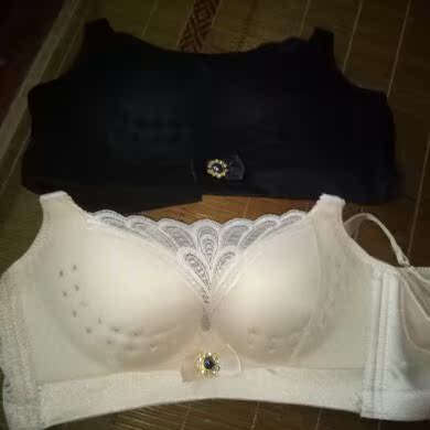 穿的舒服透气，轻便，能把它挺起来，穿衣服更有气质了。下过水，不掉色