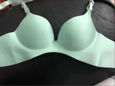 暖暖的颜色,面料舒服,聚拢效果也不错,防过敏标签很好 暖暖的颜色,面料舒服,聚拢效果也不错,防过敏标签很好