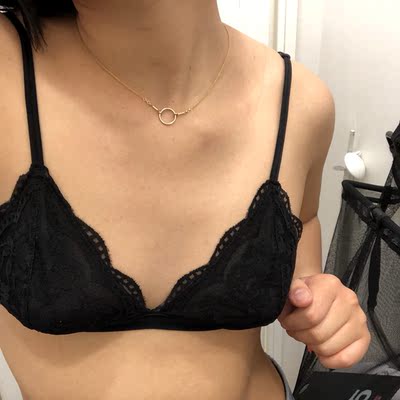 真的从来没买过这种内衣，这感觉太性感了，整体很满意，不显胸，不聚拢 就是这种夏天穿着感觉很凉爽，感觉没穿内衣的那种感觉，棒棒哒！