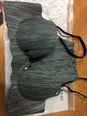 款式好看，面料舒服，穿着正合适，好评👍