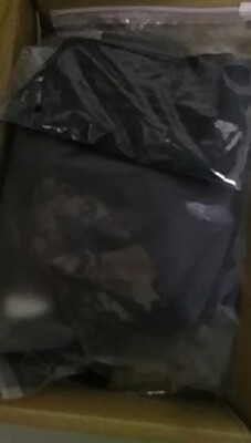 亲戚介绍买的，据说很不错，亲戚一直穿的这家文胸，都不买别家了，所以说我也想买来试试，准备洗完澡穿身上，文胸是我喜欢的超薄款没有海绵的，摸着很舒服