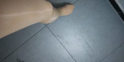 衣服的质感是没的说料很好！！！！很顺滑，杠杠的，很顺滑，非常满意！！！最满意的一次购物了，物流也非常快！给力！！！总之符合心意！！完美！！！！