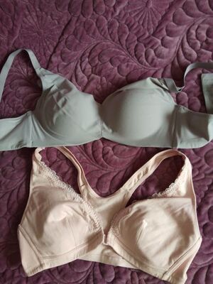 内衣特别好,有一点点大,但是很舒服,非常喜欢,五分好评。 内衣特别好,有一点点大,但是很舒服,非常喜欢,五分好评。