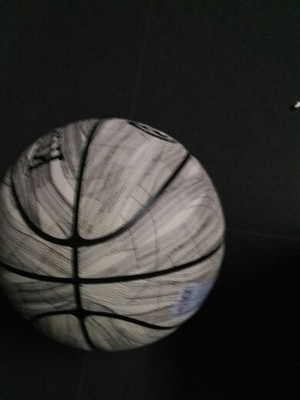 大家谈谈狂迷 Kuangmi篮球怎么样,狂迷 Kuangmi好不好呢,用后反馈