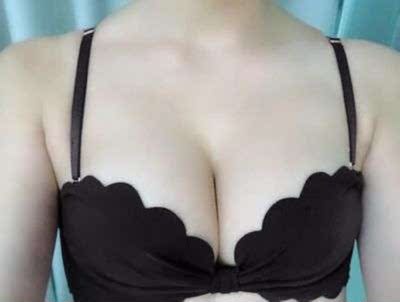 内衣超好看的，不起球不变形，料子摸起来很舒服。所以穿上也很舒服。夏天冬天都能穿，不会闷。黑色痕性感哦，颜色也很正，没有色差，穿身上非常透气贴身也不嘞，而且很收副乳，尺码很准，款式也很好看，没想到物超所值，穿着真的好舒服。