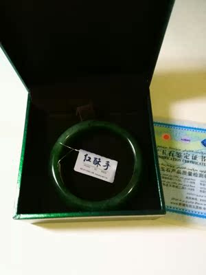 吐槽求鉴定!红酥手和田玉手镯怎么样,属于什么档次,是真假