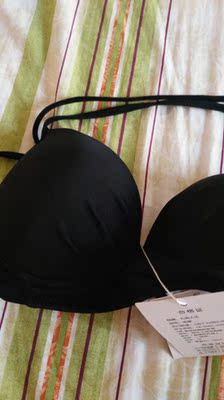 上身试效果非常好看，显胸，又不会很夸张，而且特意动动，上衣不会上跑还安全，质量也挺好的，喜欢的妹子可以放心下单，我可不是托啊，信我就买。