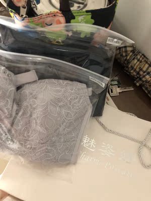 试穿了一下，不错，挺薄的，也蛮集中，再去洗，也没掉色