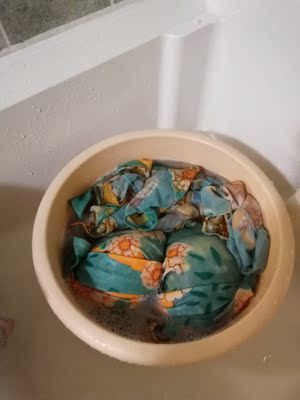 用盐水泡了下,没掉色,还不错! 用盐水泡了下,没掉色,还不错!