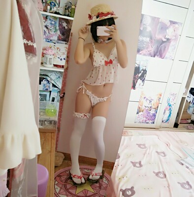 要和我一起去游泳咩•̀.̫•́✧ 要和我一起去游泳咩•̀.̫•́✧