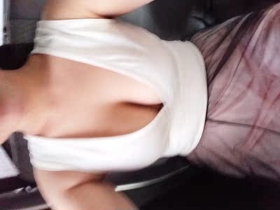 胸特大的不能穿 很暴露 建议领口那里做下改动 能收紧些 1动就松 然后就没有然后了 胸特大的不能穿 很暴露 建议领口那里做下改动 能收紧些 1动就松 然后就没有然后了