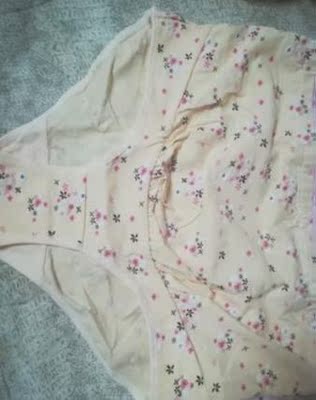 内内收到了，很满意 ，摸起来跟柔软，穿着舒服，性价比高，摸在手里的感觉 非常好，做工非常仔细，没 有多余的线头, 特别喜欢，清洗了之后来评价的，一点不褪色，也没有浮毛。很舒适，很软，弹力很好，不会勒。很贴身，又不紧绷，每一件颜色很好看，以后还会光顾！质量非常好，纯棉的，穿着很舒服，洗过了 不掉色不浮毛，很好选择很清爽的颜色，材质是纯棉的，洗了不会掉色也不会缩水哦，穿着舒服自在，一点也不勒肚子，吸汗透气性很好，设计剪裁很合理，没有多余的线头的情况，穿上很贴肤，不紧绷，总的来说特别棒！