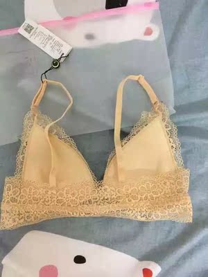 内衣很好，蕾丝不扎肉，尺码刚刚好，质量很不错，非常满意的一次购物，下次还会再来