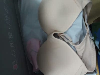 特别软，很喜欢呐，只不过有一个买小了一点，包装也特别好看！！！贼喜欢