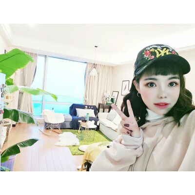 袜子质量挺好的~吊带有点大了&hellip;