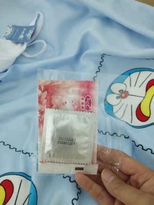 面料是很透气那种,大小很合适,显性感!还送了小裤裤,准备给老公惊喜,大爱! 面料是很透气那种,大小很合适,显性感!还送了小裤裤,准备给老公惊喜,大爱!