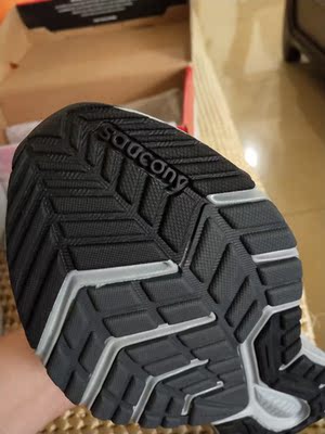 一般般，莆田生产，鞋垫软，鞋底硬，不到二百的价还是可以入手。