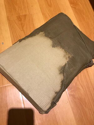 整个包装全湿了，还在里面包装好，不然里面全都湿了。 内包装我给满分