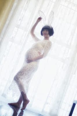 很可爱的兔耳朵，能拉伸整体比例。很好的拍摄道具。