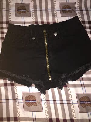 质量很好,我主要看中的是外形,穿起来好看,162,90斤刚刚好 质量很好,我主要看中的是外形,穿起来好看,162,90斤刚刚好