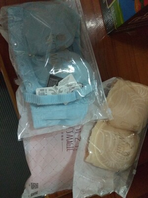 收货发生了一点点小意外，不过完美解决了😁 活动买的，特别划算，内衣还是一如既往的好！