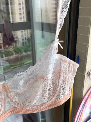 买来看了一下还行，就洗了，透视装一样，没穿，不知道舒不舒服！