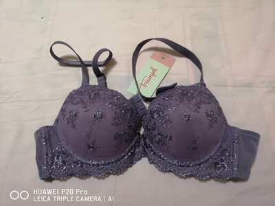 偏爱紫色的我，囤了好几款紫色内衣，试穿后感觉对得起这个价格。慢慢用吧。