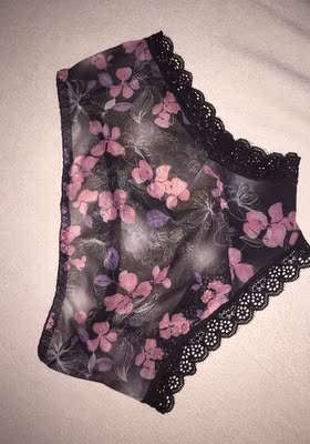 内裤性感又漂亮。老公也喜欢。下次继续光顾。我又介绍了同事买