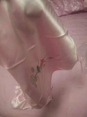 衣服料穿着很舒服 在家穿很适合 满意的一次购物 衣服料穿着很舒服 在家穿很适合 满意的一次购物