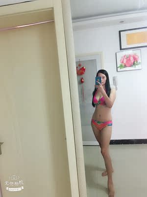 泳衣收到啦，洗过试穿了一下，大小正好，泳衣颜色非常漂亮，玫红色很好看，很喜欢！