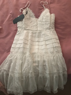 买了两条,都很喜欢!除了等得有点久之外,其他没毛病哈!两条裙子的料子都好喜欢~ 买了两条,都很喜欢!除了等得有点久之外,其他没毛病哈!两条裙子的料子都好喜欢~