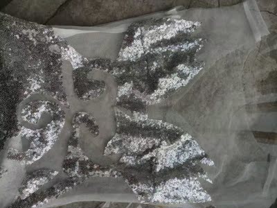 非常喜欢这款独特设计的裙子。可以把身材完美的展现出来，喜欢这家店的衣服不要不要的！随便试穿了一下，就像给我量身定做的一样，性感的不要不要的，太性感不好意思拍照。