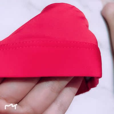 非常棒!材质很亲肤 罩杯里没有那种厚厚的大海绵是我喜欢的!红色颜色很正~没有色差 穿上后松紧适宜 很舒服 不错 非常满意~~ 非常棒!材质很亲肤 罩杯里没有那种厚厚的大海绵是我喜欢的!红色颜色很正~没有色差 穿上后松紧适宜 很舒服 不错 非常满意~~