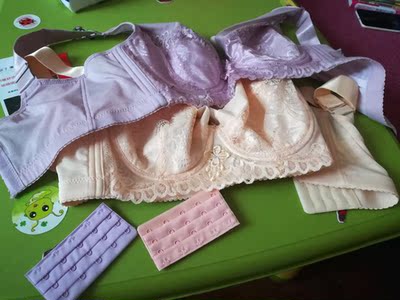 质量很好，码数也很正，穿着舒服，特别还有赠送那个加长扣，棒棒哒