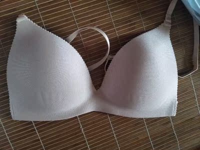 物流超级快，发货也快。收到之后也挺满意的，还没穿，明天穿了之后来追评