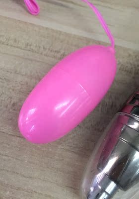 内裤款式很吸眼球，设计的珠珠很有想象力，上身效果好，特别诱惑，配合跳蛋使用，特别刺激，跳蛋震动力刚好，和男朋友渡过了一个高潮迭起的夜晚。