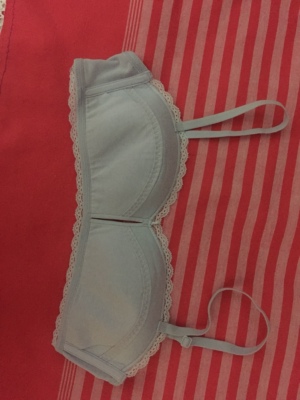 真的是很好的卖家了，我之前看中的款式不适合我，卖家很爽快的就调换了，新到的这一款真的特别舒服，莫代尔面料手感柔软，我说过我以后都要在你家买内衣吗？如果说过了就再说一遍！