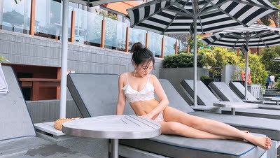 162.42kg.s码数合适，胸有点压，胸大选大一码。很仙女，普吉岛很多人回头率杠杠的~~~~