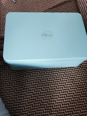 比一般硅胶的胸贴好太多了。比平常的更加集中，更好戴，还有凸点保护，实在太喜欢了，当伴娘用，以后结婚也可以继续穿～～