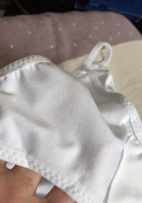 东西不错 穿在泳衣里的 东西不错 穿在泳衣里的