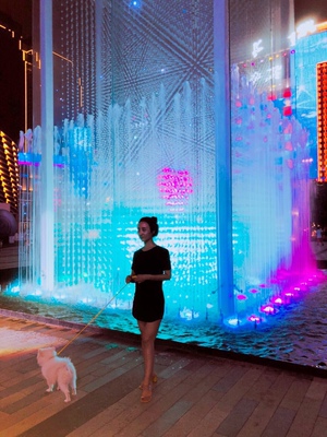 挺喜欢，黑色显瘦，哈哈，长度也刚好，没有穿打底裤，直接出门遛狗了。