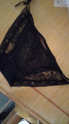 很满意   面料舒服  对的起这个价格  虽然出了点小差错 但是客服很爽快的给解决了  值得购买